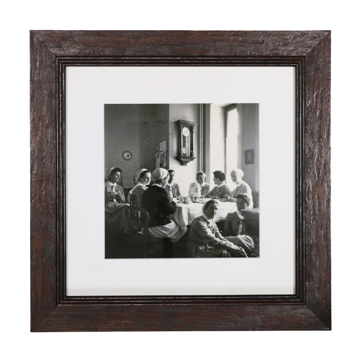 Personnes dans salle 48